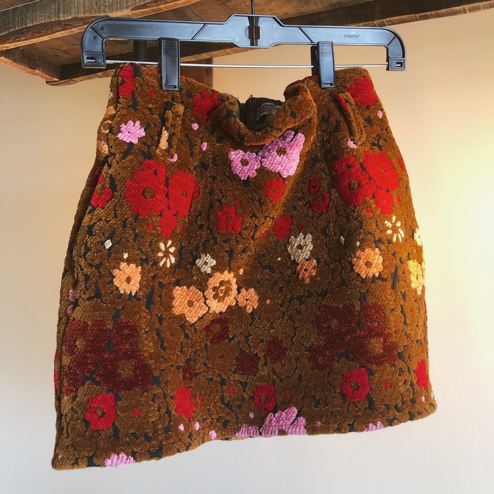 Kimchi Blue 70’s Inspired Floral Mini Skirt